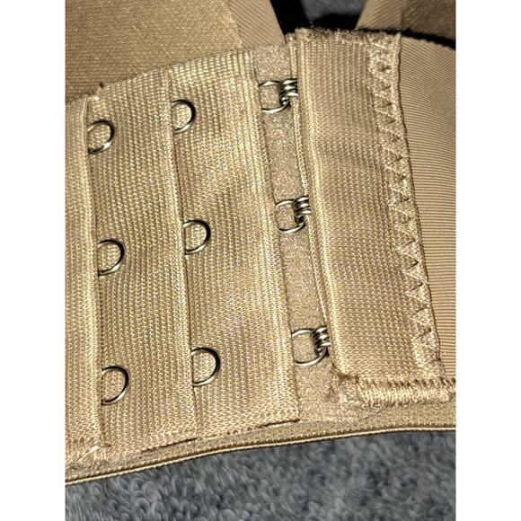 Womens STRM LINE intimates Beige Bra size 40C - Picture 3 of 6